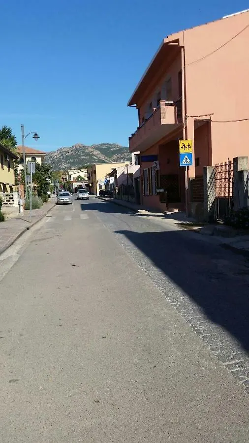L'Onda Blu Bed & Breakfast Domus De Maria 3*,